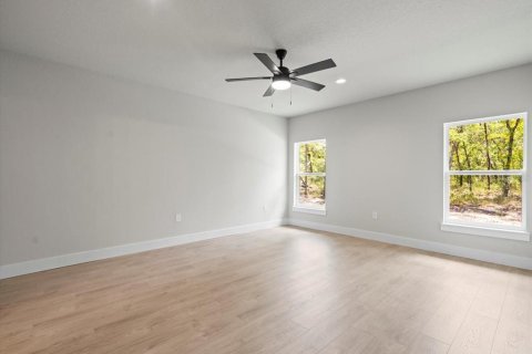 House in Weeki Wachee, Florida 4 bedrooms, 172.43 sq.m. № 1873834 - photo 12
