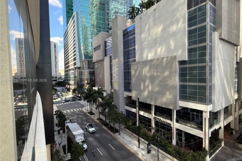 Condo in Miami, Florida, 1 bedroom № 2401320 - photo 10