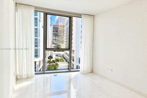 Condo in Miami, Florida, 1 bedroom № 2401320 - photo 7