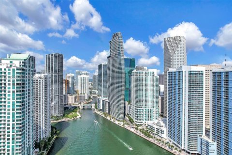 Condo in Miami, Florida, 1 bedroom № 2401320 - photo 13