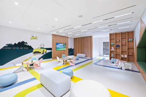 Condo in Miami, Florida, 1 bedroom № 2401320 - photo 25