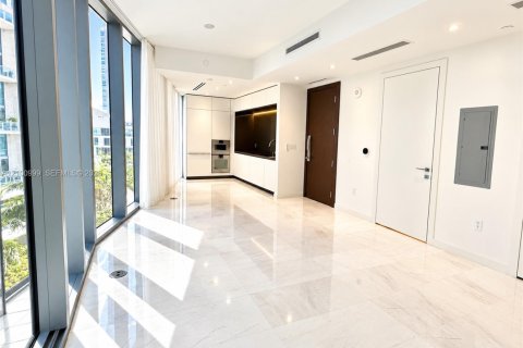 Condo in Miami, Florida, 1 bedroom № 2401320 - photo 4