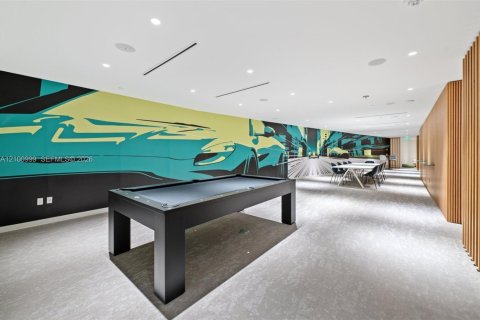 Condo in Miami, Florida, 1 bedroom № 2401320 - photo 24