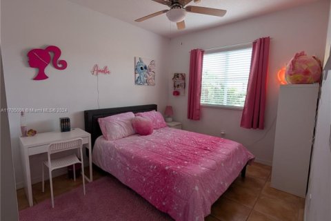 House in Miami Lakes, Florida 3 bedrooms, 187.2 sq.m. № 1867089 - photo 7