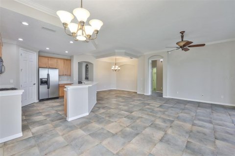 Condo in Sun City Center, Florida, 3 bedrooms  № 2093235 - photo 16