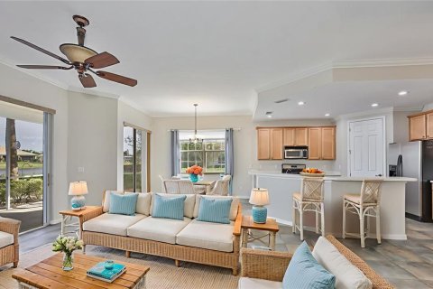 Condo in Sun City Center, Florida, 3 bedrooms  № 2093235 - photo 13