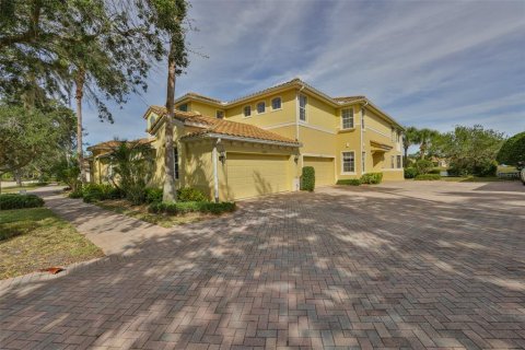 Condo in Sun City Center, Florida, 3 bedrooms  № 2093235 - photo 4