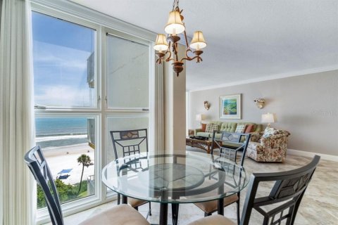 Condo in New Smyrna Beach, Florida, 2 bedrooms  № 1803440 - photo 10