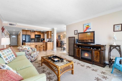Condo in New Smyrna Beach, Florida, 2 bedrooms  № 1803440 - photo 9
