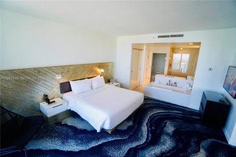 Condominio en venta en Fort Lauderdale, Florida, 2 dormitorios, 123.47 m2 № 2025881 - foto 16