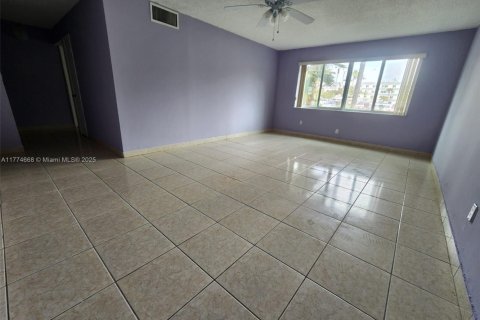 Condo in Homestead, Florida, 2 bedrooms № 1937801 - photo 6