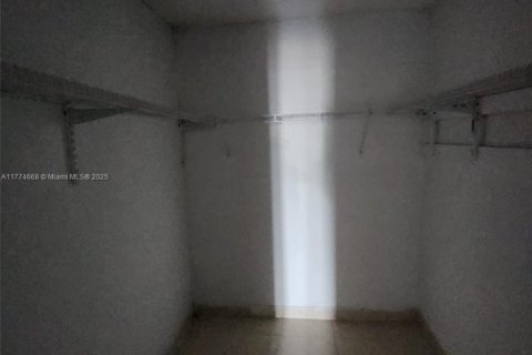 Condo in Homestead, Florida, 2 bedrooms № 1937801 - photo 16