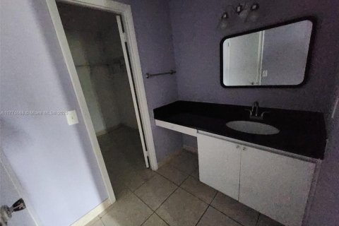 Condo in Homestead, Florida, 2 bedrooms № 1937801 - photo 19