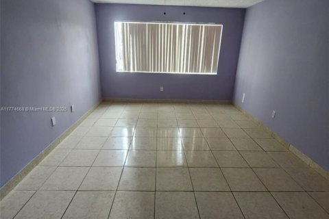 Condo in Homestead, Florida, 2 bedrooms № 1937801 - photo 15