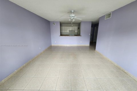 Condo in Homestead, Florida, 2 bedrooms № 1937801 - photo 5
