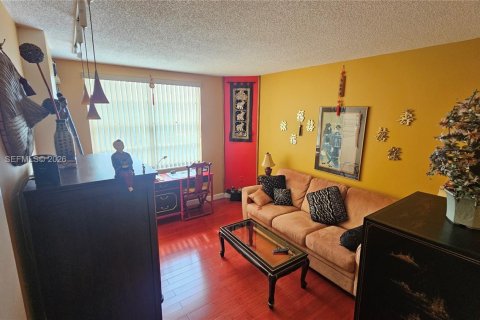 Купить кондоминиум в Халландейл-Бич, Флорида 2 спальни, 115.2м2, № 2029095 - фото 17