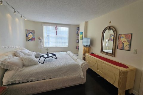 Купить кондоминиум в Халландейл-Бич, Флорида 2 спальни, 115.2м2, № 2029095 - фото 21