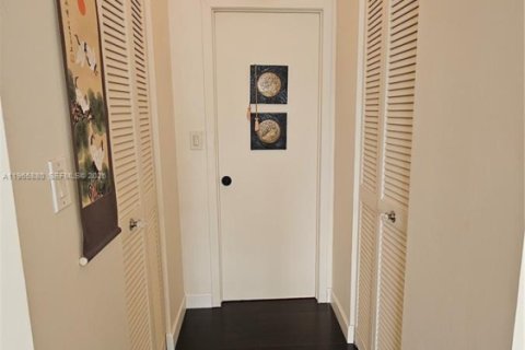 Купить кондоминиум в Халландейл-Бич, Флорида 2 спальни, 115.2м2, № 2029095 - фото 25