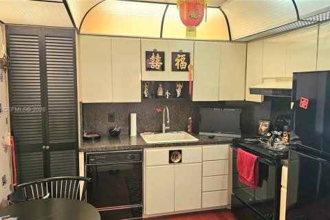 Купить кондоминиум в Халландейл-Бич, Флорида 2 спальни, 115.2м2, № 2029095 - фото 5