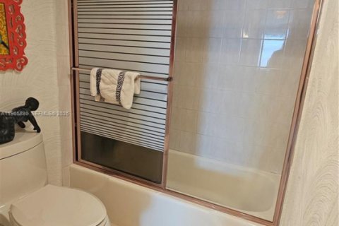 Купить кондоминиум в Халландейл-Бич, Флорида 2 спальни, 115.2м2, № 2029095 - фото 28