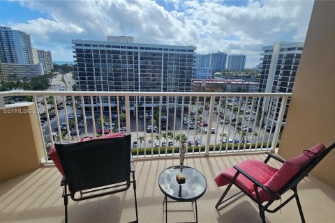 Купить кондоминиум в Халландейл-Бич, Флорида 2 спальни, 115.2м2, № 2029095 - фото 2