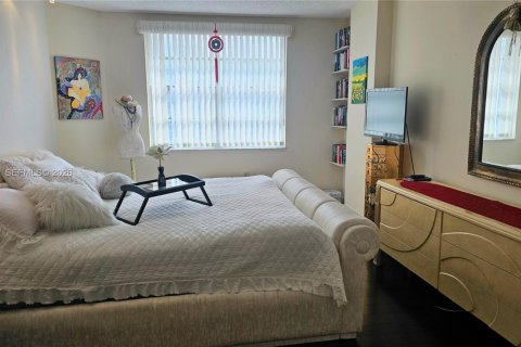 Купить кондоминиум в Халландейл-Бич, Флорида 2 спальни, 115.2м2, № 2029095 - фото 22