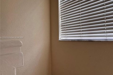 Townhouse in Pembroke Pines, Florida 3 bedrooms, 129.69 sq.m. № 1985586 - photo 15