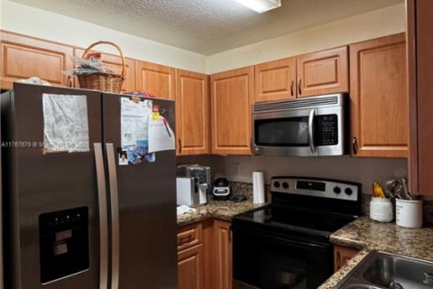 Townhouse in Pembroke Pines, Florida 3 bedrooms, 129.69 sq.m. № 1985586 - photo 13