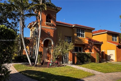 Townhouse in Pembroke Pines, Florida 3 bedrooms, 129.69 sq.m. № 1985586 - photo 1