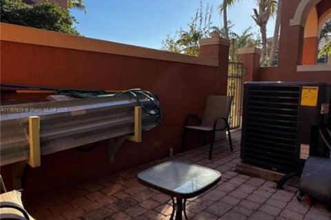 Townhouse in Pembroke Pines, Florida 3 bedrooms, 129.69 sq.m. № 1985586 - photo 28