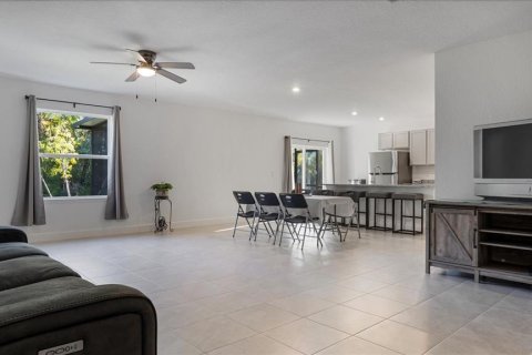 Casa en venta en North Port, Florida, 4 dormitorios, 171.87 m2 № 1717575 - foto 4
