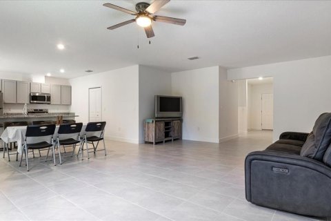 Casa en venta en North Port, Florida, 4 dormitorios, 171.87 m2 № 1717575 - foto 7
