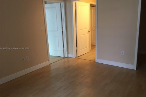 Condominio en venta en Miami, Florida, 1 dormitorio, 58.53 m2 № 10967 - foto 3