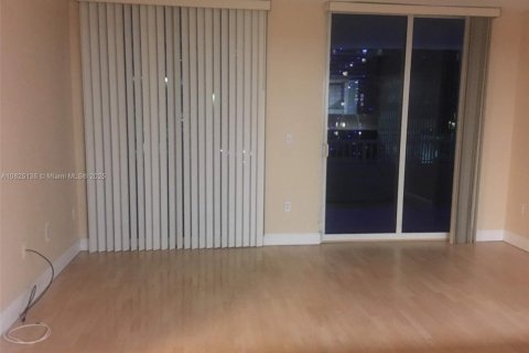 Condominio en venta en Miami, Florida, 1 dormitorio, 58.53 m2 № 10967 - foto 5