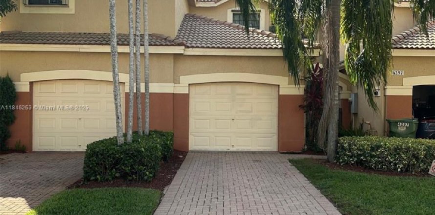 Touwnhouse à Weston, Floride 2 chambres, 128.76 m2 № 1846316