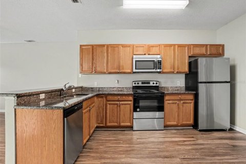Villa ou maison à vendre à Poinciana, Floride: 3 chambres, 152.36 m2 № 2324245 - photo 4