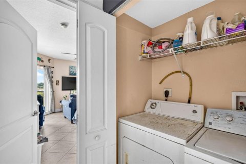 Copropriété à vendre à New Port Richey, Floride: 3 chambres, 141.68 m2 № 2410192 - photo 19