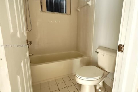 Touwnhouse à louer à Homestead, Floride: 3 chambres, 147.16 m2 № 2046236 - photo 20