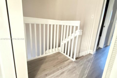 Touwnhouse à louer à Homestead, Floride: 3 chambres, 147.16 m2 № 2046236 - photo 11