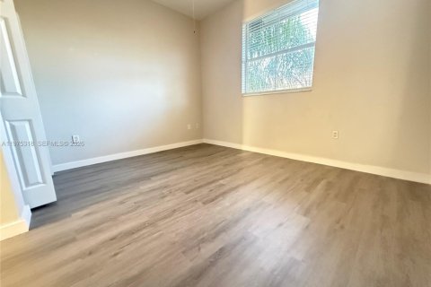 Touwnhouse à louer à Homestead, Floride: 3 chambres, 147.16 m2 № 2046236 - photo 16