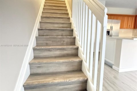 Touwnhouse à louer à Homestead, Floride: 3 chambres, 147.16 m2 № 2046236 - photo 10