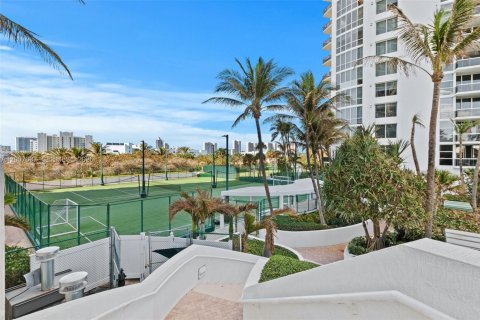 Hôtel, hôtellerie à vendre à Sunny Isles Beach, Floride: 61.69 m2 № 2170840 - photo 27