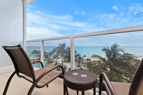 Hôtel, hôtellerie à vendre à Sunny Isles Beach, Floride: 61.69 m2 № 2170840 - photo 11