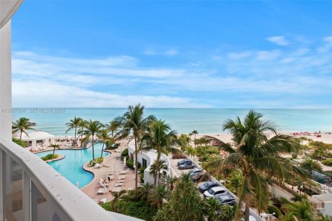 Hôtel, hôtellerie à vendre à Sunny Isles Beach, Floride: 61.69 m2 № 2170840 - photo 12