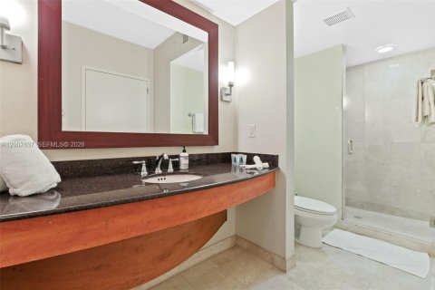 Hôtel, hôtellerie à vendre à Sunny Isles Beach, Floride: 61.69 m2 № 2170840 - photo 22