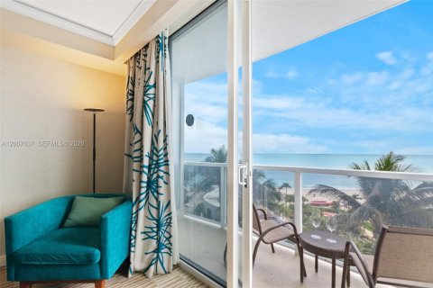 Hôtel, hôtellerie à vendre à Sunny Isles Beach, Floride: 61.69 m2 № 2170840 - photo 10