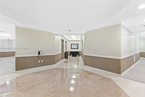 Hôtel, hôtellerie à vendre à Sunny Isles Beach, Floride: 61.69 m2 № 2170840 - photo 24