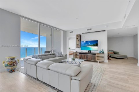 Condominio en venta en Fort Lauderdale, Florida, 2 dormitorios, 207.82 m2 № 1889182 - foto 3
