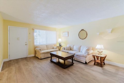 Copropriété à vendre à Clearwater, Floride: 2 chambres, 80.82 m2 № 2100290 - photo 11