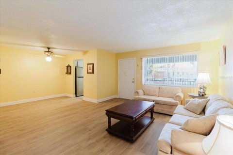 Copropriété à vendre à Clearwater, Floride: 2 chambres, 80.82 m2 № 2100290 - photo 12
